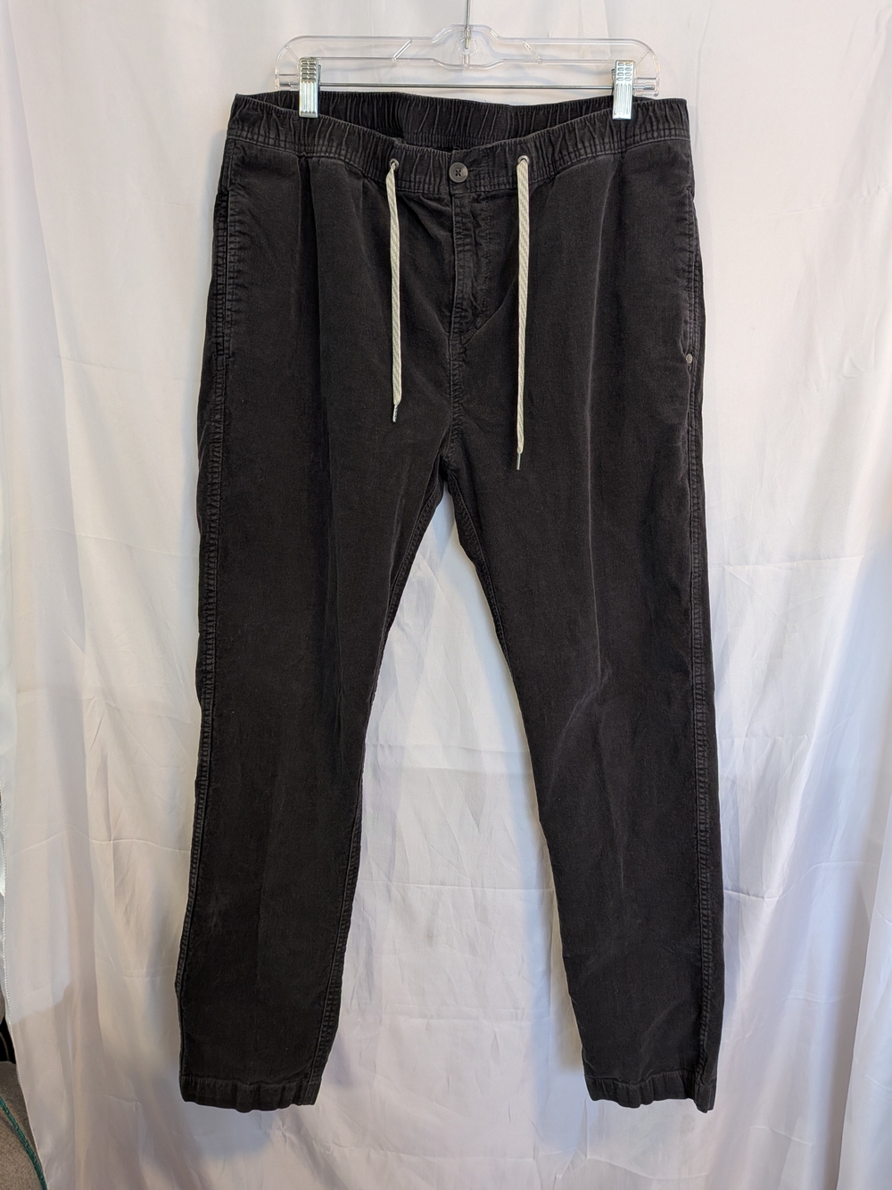 Vuori Men's Optimist Corduroy Pants in charcoal gray Size XXL - Picture 2 of 6